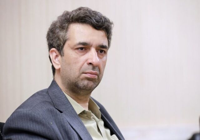 طباطبائی: هزینه تسلیم به مراتب سنگین‌تر از بهای ایستادگی است