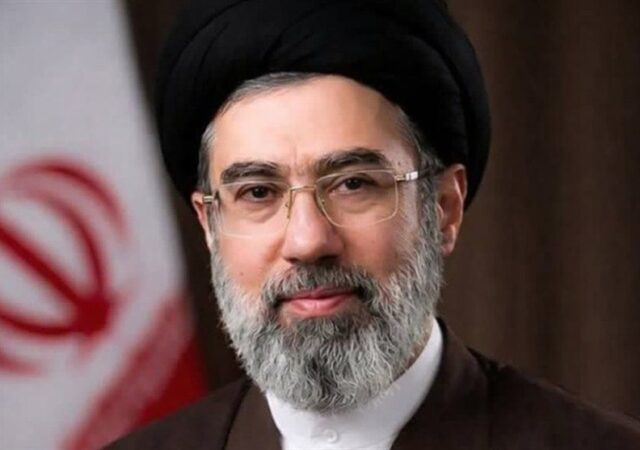 مطالبه مقام معظم رهبری نیازمند نظریه‌پردازی درباره زبان فارسی