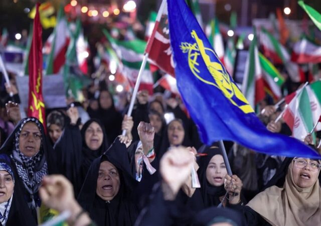 ملت ایران از حق غنی‌سازی و مطالبات راهبردی عقب‌نشینی نمی‌کند