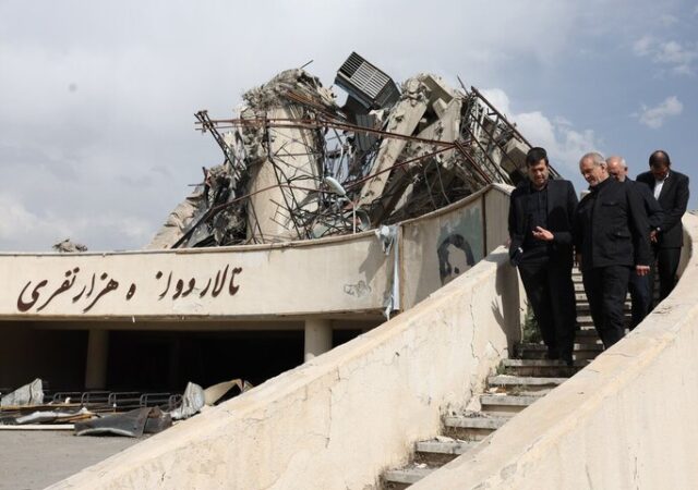 پزشکیان: حمله به اماکن ورزشی، نشان‌دهنده دشمنی با عزت ملت ایران است