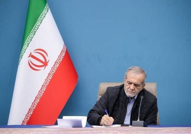 پزشکیان در پیامی درگذشت والده کولیوند را تسلیت گفت