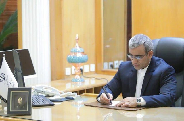کارگران ایرانی در خط مقدم جهاد اقتصادی ایستاده‌اند