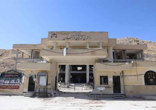 کلکسیونی از جنایات جنگی در حمله به دادگستری لارستان رخ داده است
