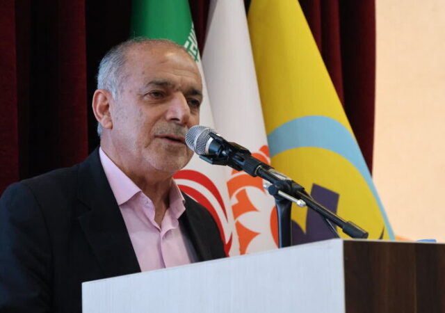 گل افشانی: زنگ خطر سالمندی در مازندران نواخته شد