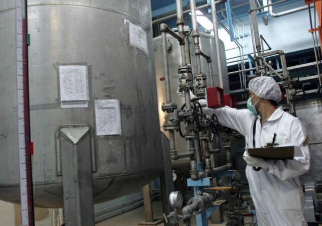 ادعای عجیب سی ان ان درباره اقدام ایران برای حفظ اورانیوم‌های غنی‌شده