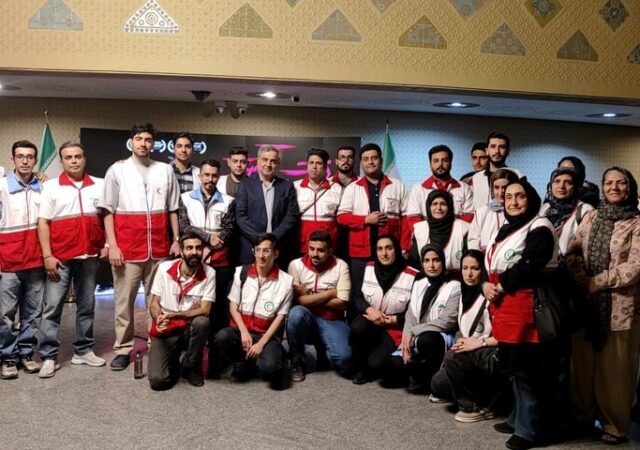 امدادگران هلال احمر مهمان ویژه تئاتر شهر شدند