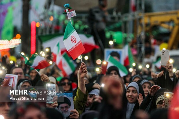 با پرچم ایران به مهمانی غدیر بیایید؛ این مراسم برای همه است