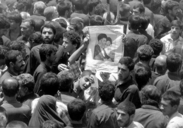 بغض‌های کودکی در سوگ آفتاب؛ روایتی از ارتحال امام خمینی(ره) در قوچان