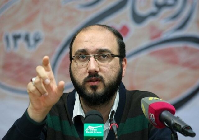 تصادف مدیر شبکه 3 سیما در آزادراه اصفهان - نطنز/حال عمومی مساعد فروغی