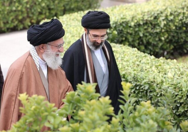 تصویری متفاوت از آیت‌الله سیدمجتبی خامنه‌ای و رهبر شهید در لبنان