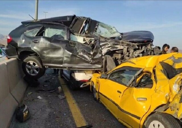 جزئیات تصادف مرگبار اتوبوس با مینی‌بوس در کاشان/ تعداد مجروحان اعلام شد