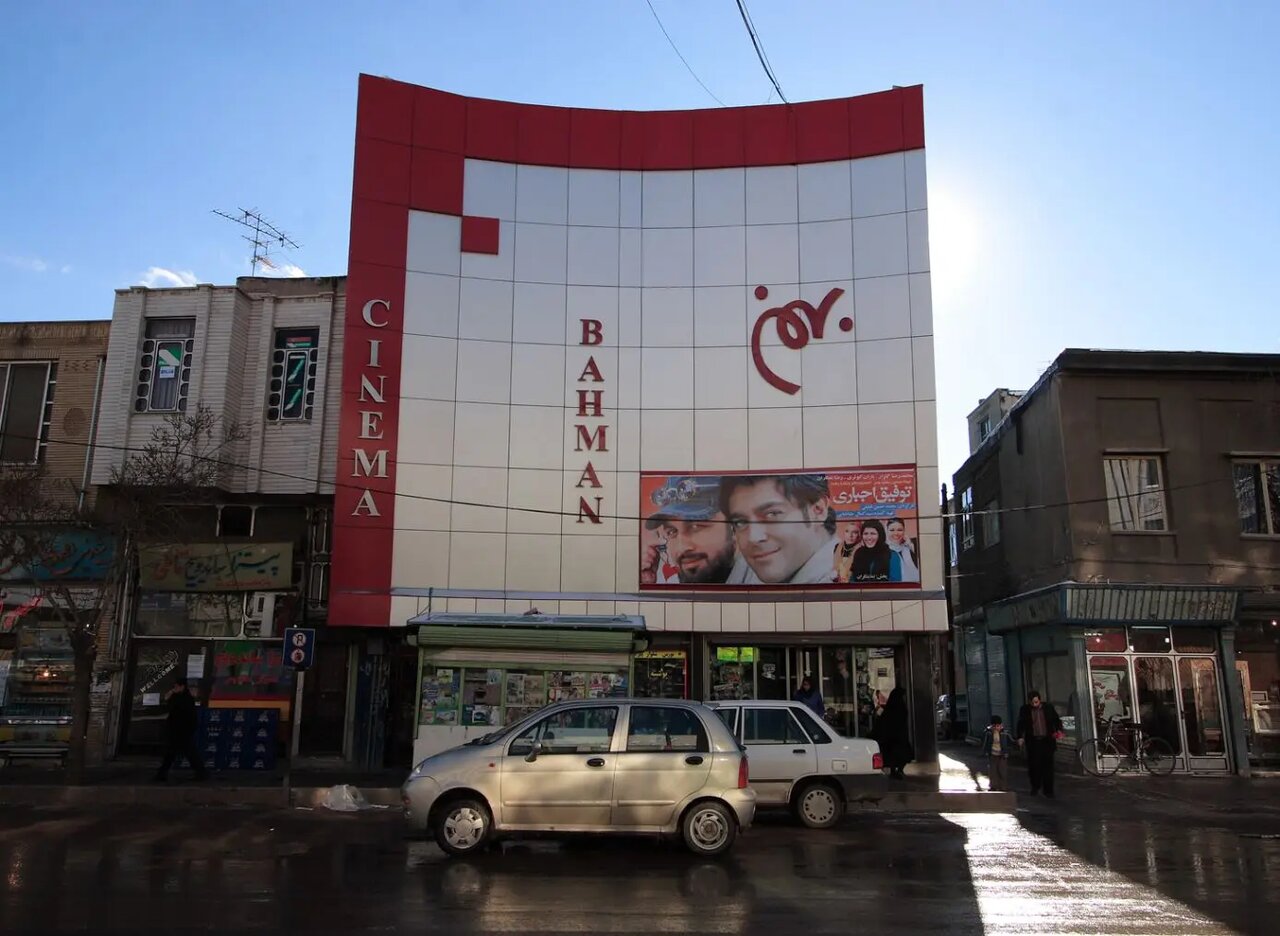 روایت ۶ استانی که فقط مرکزشان سینما دارد/ ایلام، تنها استان بدون سینمای ایران/ مردم کرمانشاه و چهارمحالوبختیاری در انتظار روایت ۶ استانی که فقط مرکزشان سینما دارد/ ایلام، تنها استان بدون سینمای ایران/ مردم کرمانشاه و چهارمحالوبختیاری در انتظار
