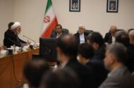 عارف: فرماندهی رهبر انقلاب و وفاداری پزشکیان به نظام بی‌نظیر است