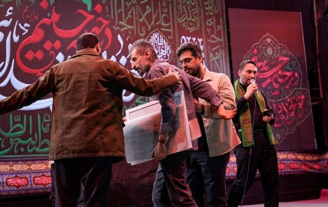 عباس ناصری کاریکاتوریستِ روایتگر جنگ تجلیل شد؛ ۱۰۰ قاب از جنگ رمضان