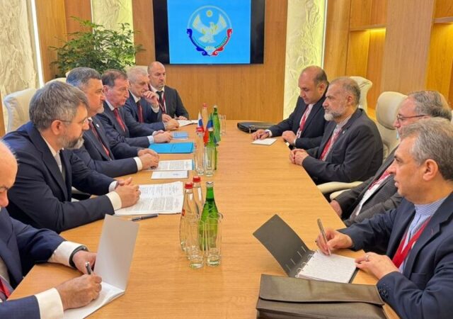 مقاومت ایران در برابر متجاوزان در خور تحسین است