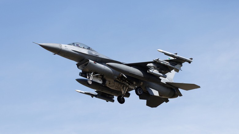 مقایسه جنگندههای F-16 و F-4E / راز برتری غول آمریکایی چیست؟ مقایسه جنگندههای F-16 و F-4E / راز برتری غول آمریکایی چیست؟