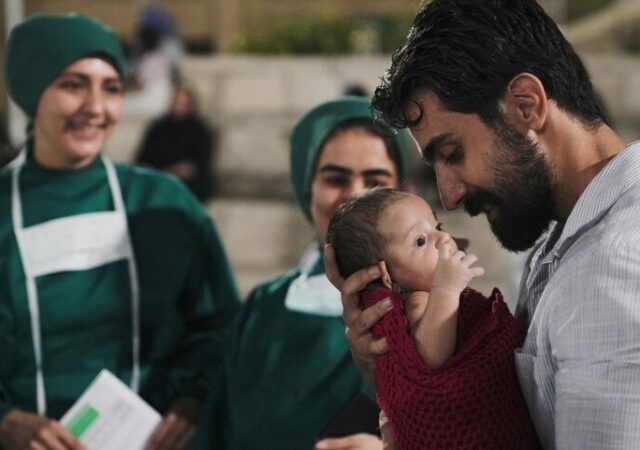 «نیم‌شب» در میان تجمع مردمی میدان ولیعصر (عج) اکران می‌شود