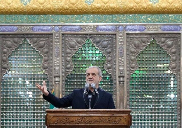 پزشکیان، سخنران مراسم شب عاشورای حسینی در حرم امام خمینی(ره)