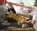چالش «صف نان» در نانواییها/نانهایی که از سوپرمارکت سر در میآورد! چالش «صف نان» در نانواییها/نانهایی که از سوپرمارکت سر در میآورد!