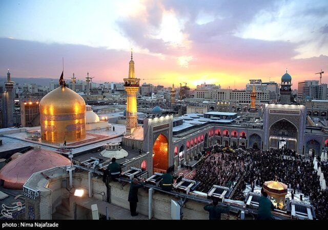 چهارشنبه‌ای به رنگ محرم؛ حرم رضوی در سوگ سیدالشهدا(ع)