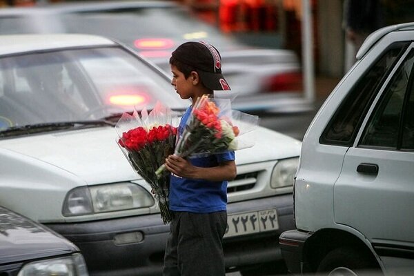 کودکان کار گیلان زیر ذره‌بین؛ وقتی مردم جای خالی را پر می کنند