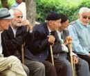 تلفنهای هوشمند میتوانند خطر افسردگی سالمندان را افزایش دهند تلفنهای هوشمند میتوانند خطر افسردگی سالمندان را افزایش دهند
