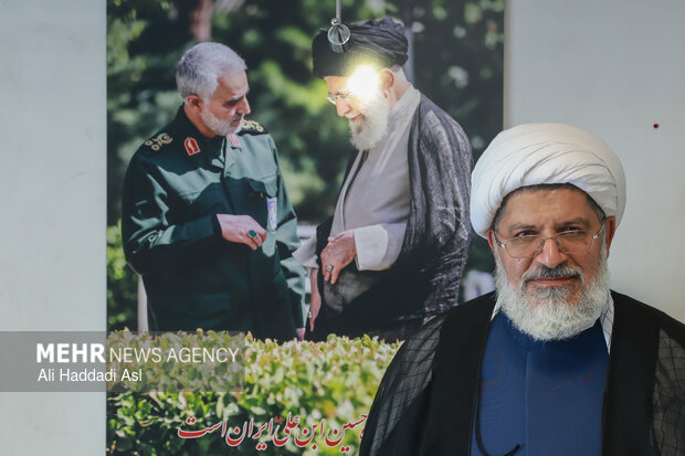شیرازی: دنیا باید برای عاملان جنایت ناامن شود شیرازی: دنیا باید برای عاملان جنایت ناامن شود
