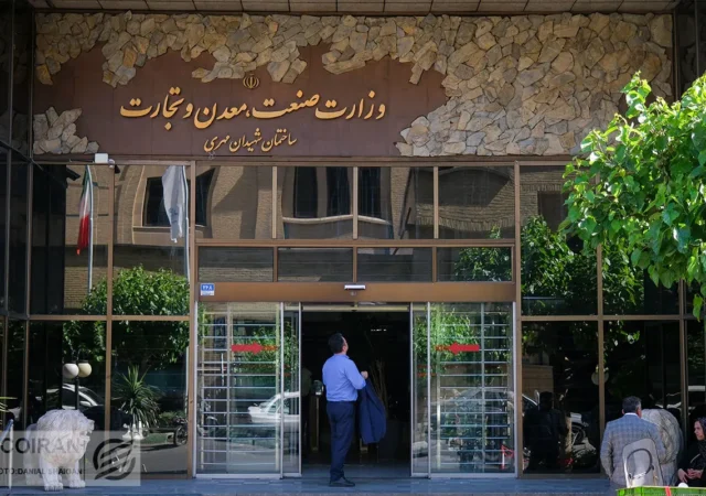 صمت: برنامه داریم 75 هزار خودرو وارد کنیم!+ جزئیات