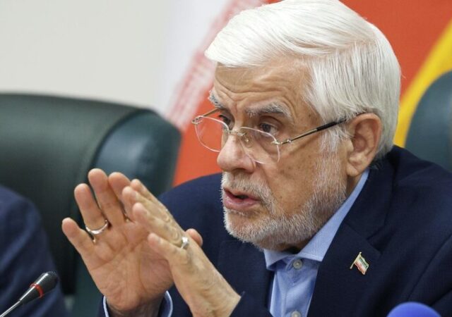 عارف: اختلافات داخلی دولت را به افکار عمومی بکشانید، عزل خواهید شد