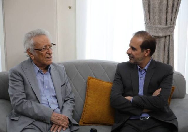 آلبرت کوچویی: بیش از ۶۰ سال با عشق در رادیو فعالیت کردم