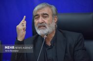 ابراهیم عزیزی خطاب به دشمن: با ترس و وحشت منتظر باشید!