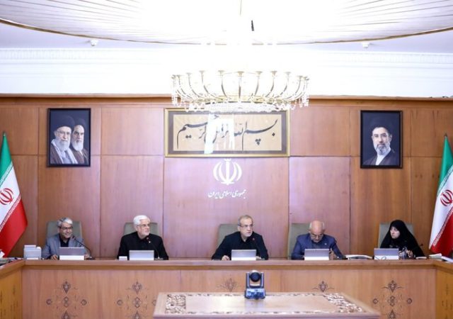 برنامه دولت مهار تورم، رونق تولید، وفاق ملی و دیپلماسی عزتمندانه است