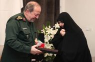 دیدار سردار ابن الرضا با خانواده شهدای جنگ رمضان