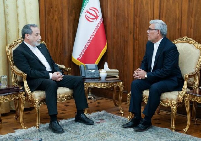 دیدار سفیر جدید ایران در بلاروس با وزیر امور خارجه