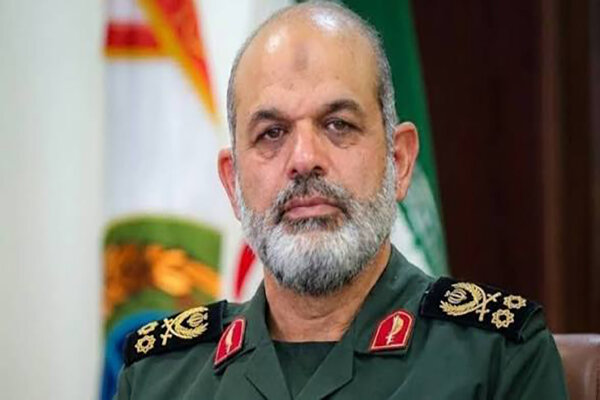 سرلشکر وحیدی: رزمندگان اسلام مسلح‌ترین ارتش جهان را به زانو در آوردند