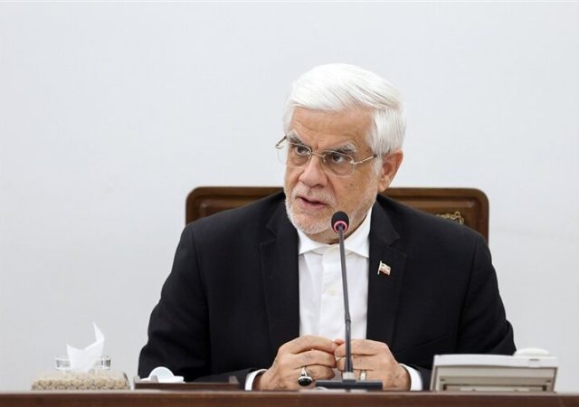 عارف: شوراهای عالی نباید در امور اجرایی دانشگاه‌ها دخالت کنند