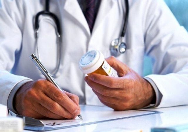 علیپور: فروش دارو در مطب ممنوع است
