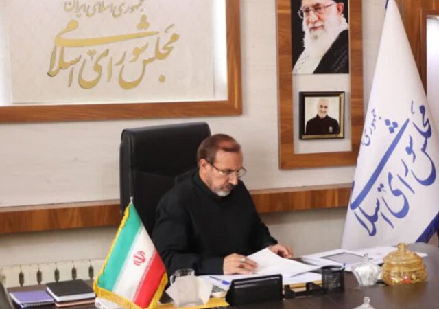 نماینده البرز: زمان گرانی بنزین نیست؛ مجلس مخالف افزایش قیمت بنزین است