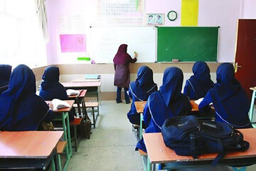 کاهش ۴ میلیونی جمعیت دانش‌آموزان/ دختران دانش‌آموز چقدر بیشترند؟/ فارغ‌التحصیل بیکار در این دوره آموزشی نداریم