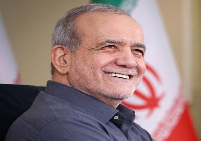 گفتگوی تلویزیونی پزشکیان آغاز شد