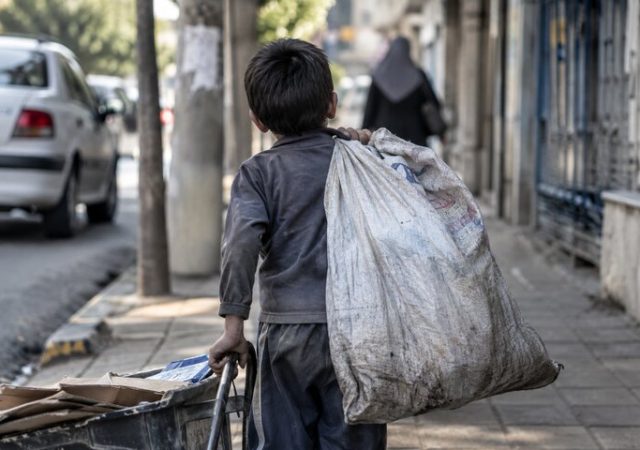 از خیابان تا کارگاه؛ ۲۸۰۸ کودک بازمانده از تحصیل به مدرسه می‌روند