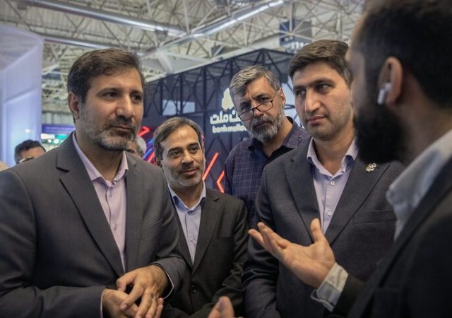 بازدید سخنگوی شورای نگهبان از نمایشگاه الکامپ و گفت‌وگو با کارآفرینان