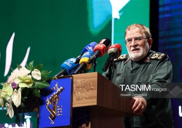 سرلشکر ایزدی: چند برابر نیازمان تولید «پهپاد و موشک» داریم