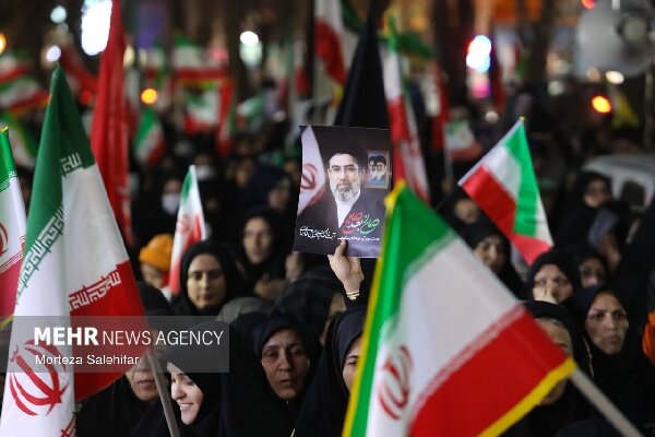 شهرکردی‌ها پای پرچم ایران؛ عشق به وطن تاریخ انقضا ندارد