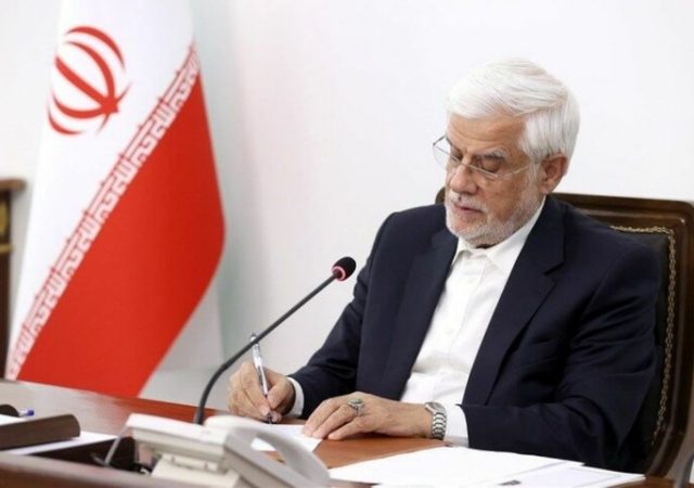 عارف: دولت از واگذاری امور دانشگاه‌ها به دانشگاهیان استقبال می‌کند