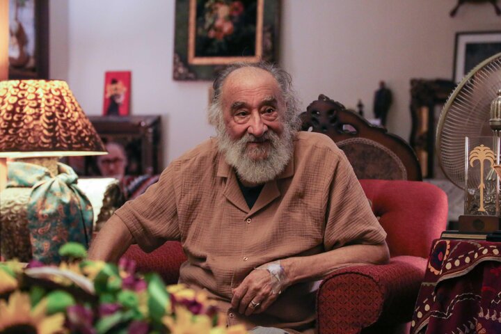 فریدزاده به دیدار داریوش ارجمند رفت؛ تا جان در بدن دارم کار میکنم فریدزاده به دیدار داریوش ارجمند رفت؛ تا جان در بدن دارم کار میکنم