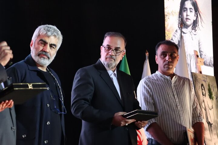 قول استاندار کرمان: «شهر شاهنامه» ساخته میشود رئیس سینمای مستند: فیلم «جنگل قائم» اراده مردم را در غلبه بر مشکل به تصویر میکشد
