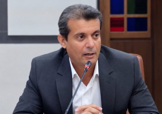 معاون فرماندار تنگستان: آموزش امروز کودکان معماری توسعه فردای کشور است