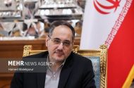 نگاهداری: منفعت‌جویان از جیب مردم و آبروی فداکاران انقلاب خرج می‌کنند