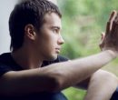چرا با غریبهها راحتتر درددل میکنیم؟ چرا با غریبهها راحتتر درددل میکنیم؟